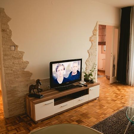 Apartment Arena White Beograd Bagian luar foto