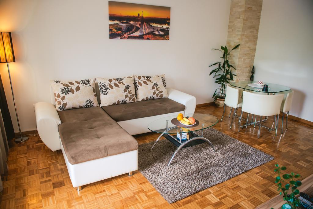 Apartment Arena White Beograd Bagian luar foto